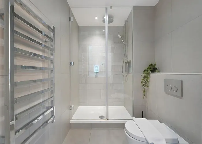 Апартаменты Stylish & Spacious 2 Bedroom 2 Bathroom