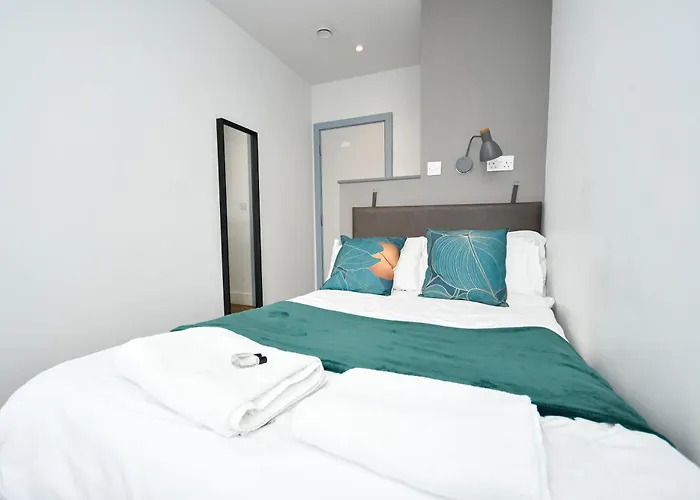 Convenient 2bed Flat W Security Appartement Manchester