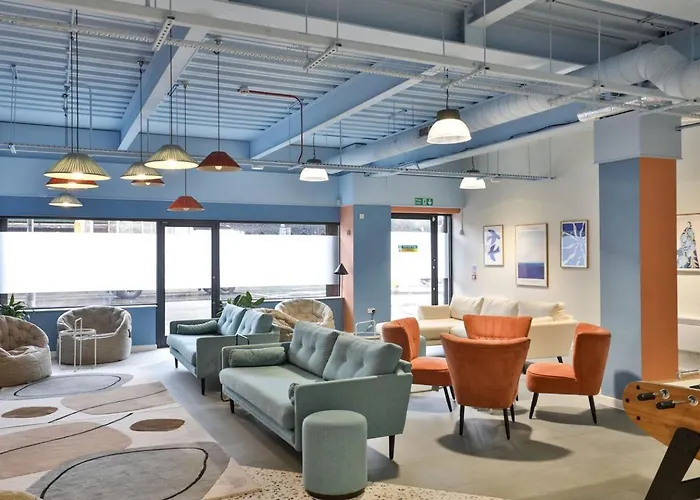 For Students Only - Ladybarn House In Apartment