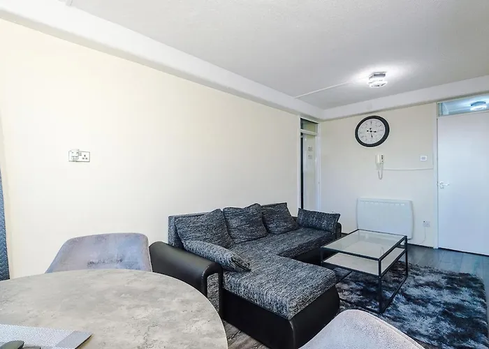 1br By Kammili - Near Centre, Universities & Hospital *