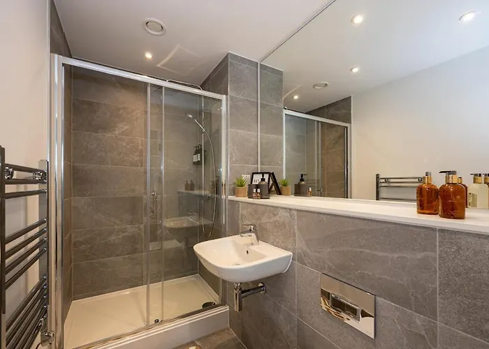 Daire Royal Ebony By Smithstone Manchester