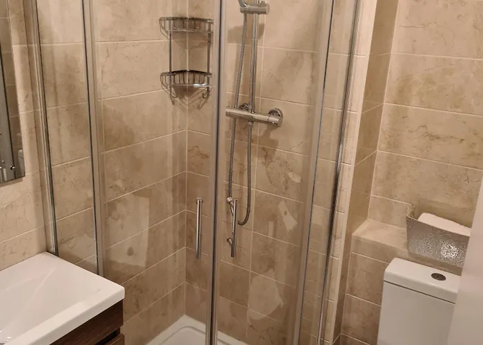 Comfy Salford 2 Bed 2 Bath Parking 맨체스터