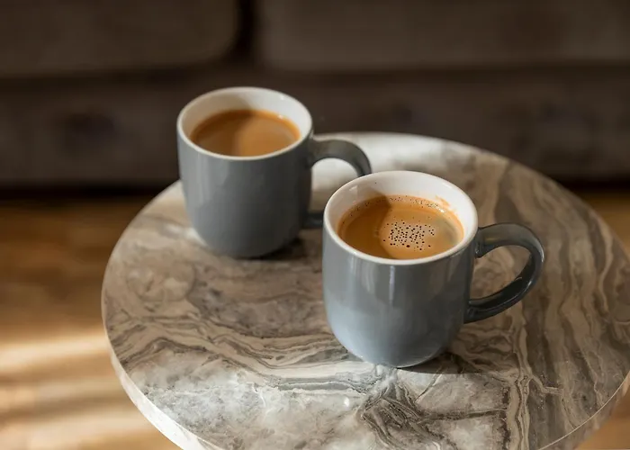 Free Parking, Large House For Contractors & Families, Sleeps 6, 15mins To Centre Apartamento