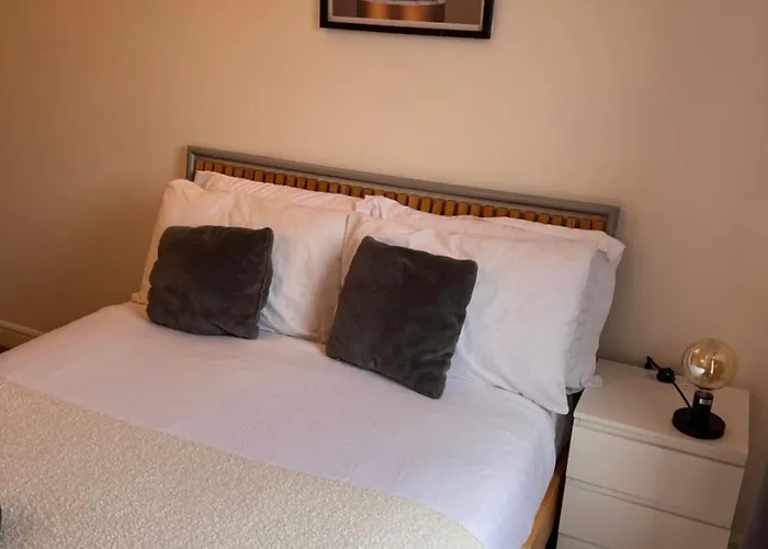 Апартаменты Oxford Rd Skyline 2br Centre Retreat *
