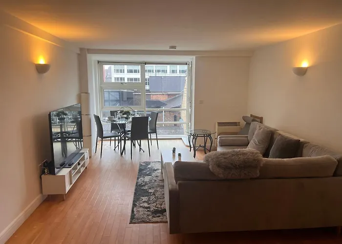 Апартаменты Oxford Rd Skyline 2br Centre Retreat *