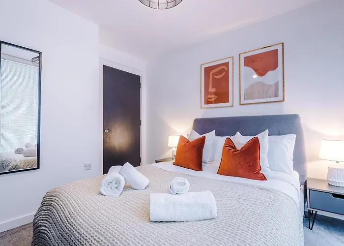 Trafford Loft Modern In