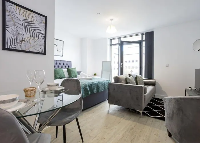 Appartement Modern With Balcony In *