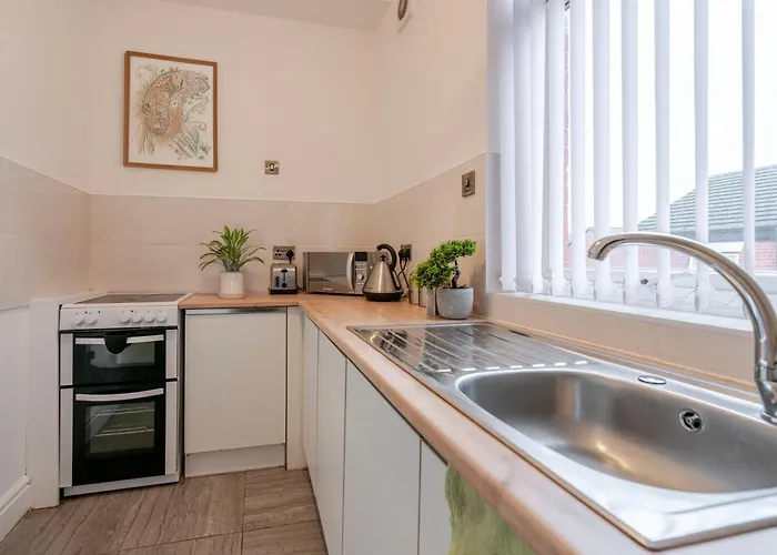 Contractor Base In Free Parking Manchester