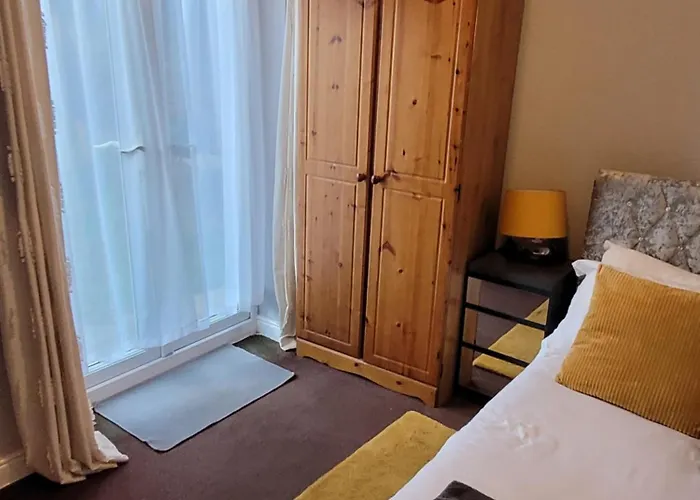 Daire 2-bed Sleeps 4 On-site Parking Manchester