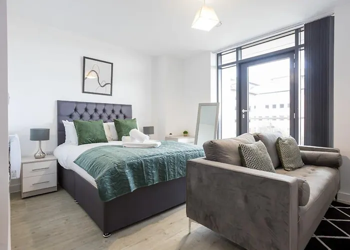 Modern With Balcony In Appartement