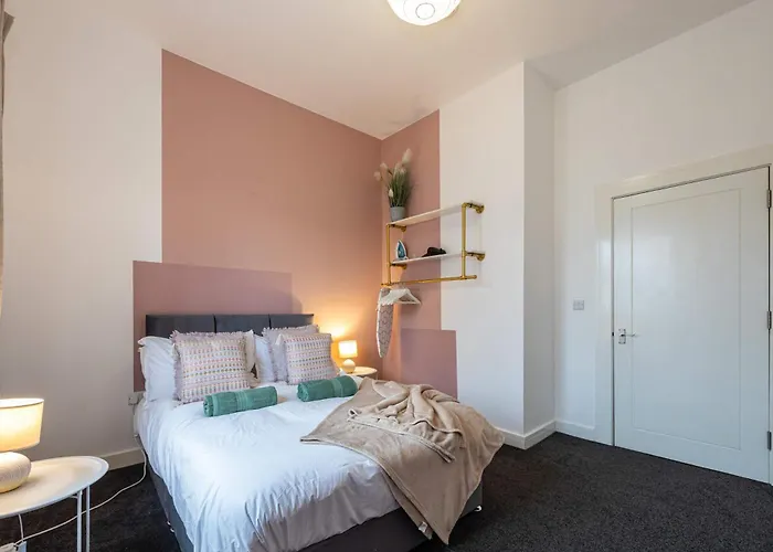 Spacious 2 Bed Near Media And Old Trafford *