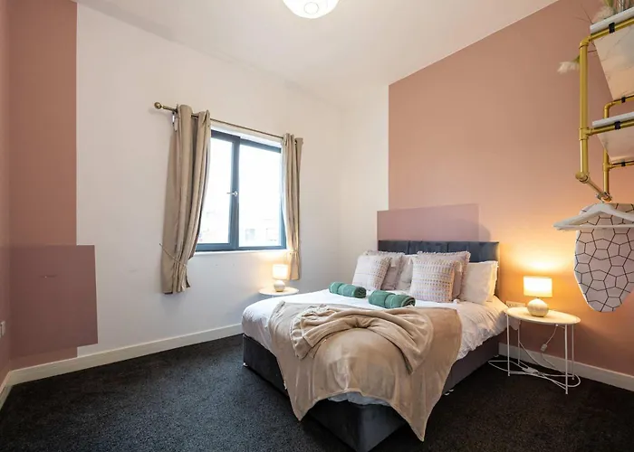 Spacious 2 Bed Near Media And Old Trafford Daire