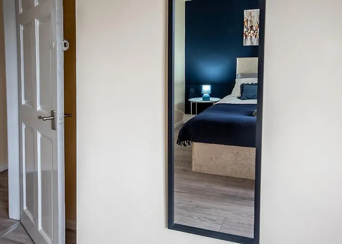 Stylish In Salford With Free Parking Apartament *