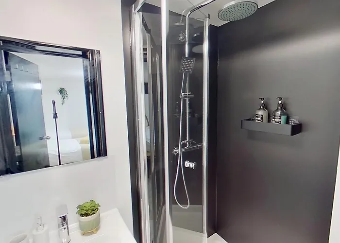 아파트 Stylish Modern Near Mediacityuk & Centre - Free Parking - Sleeps 2 Enjoy *