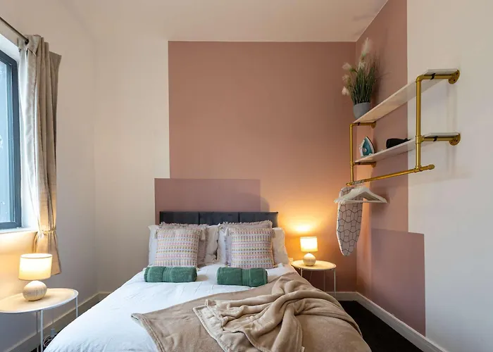 Spacious 2 Bed Near Media And Old Trafford * Manchester