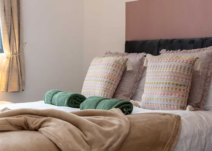 Spacious 2 Bed Near Media And Old Trafford *