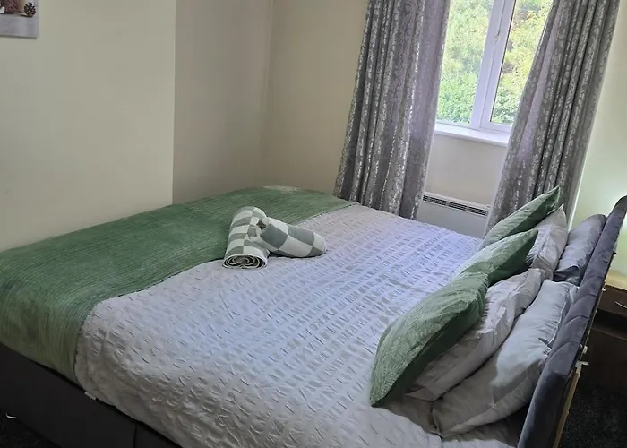 Bright 1br Garden With Fast Wifi Lägenhet Manchester