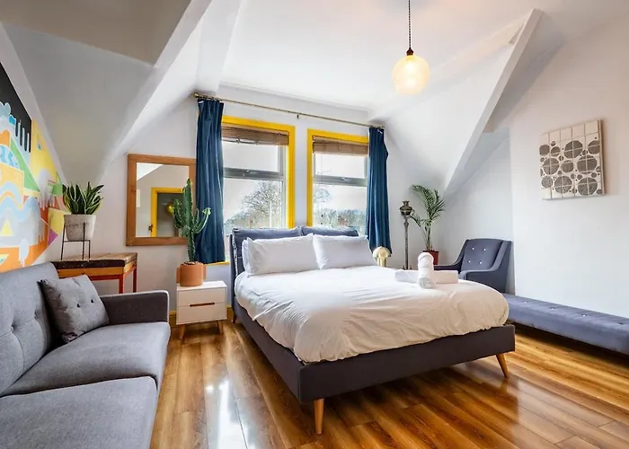 Vibrant 3 Bedroom Art Duplex Spacious & Unique マンチェスター