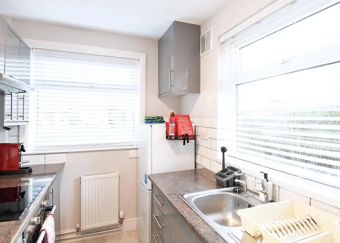 Renovated 3 Bed Near Airport And City, Free Parking Mánchester