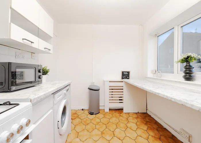 公寓 4 Mins From Stadium - Sleeps 7 - Near - Driveway Parking