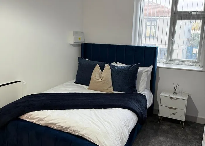 The Royal 1br Near Etihad Stadium & Coop Live