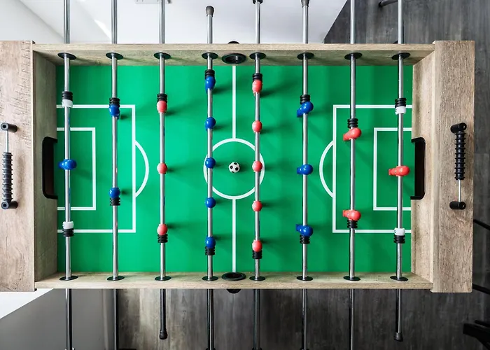 2 Bedroom - Old Trafford - Balcony - Free Parking