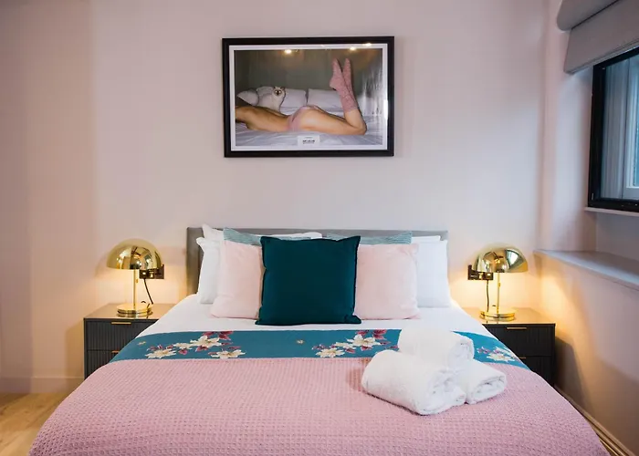 Spacious 3-bed Retreat - Modern & Super Apartamento