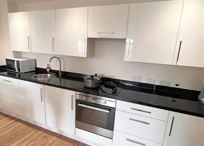 Modern 2-bed Living With Private Balcony Апартаменты Манчестер