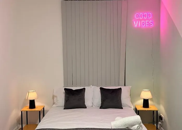 Get Lizzy Centre Gem Next To Shudehill Station * Mánchester