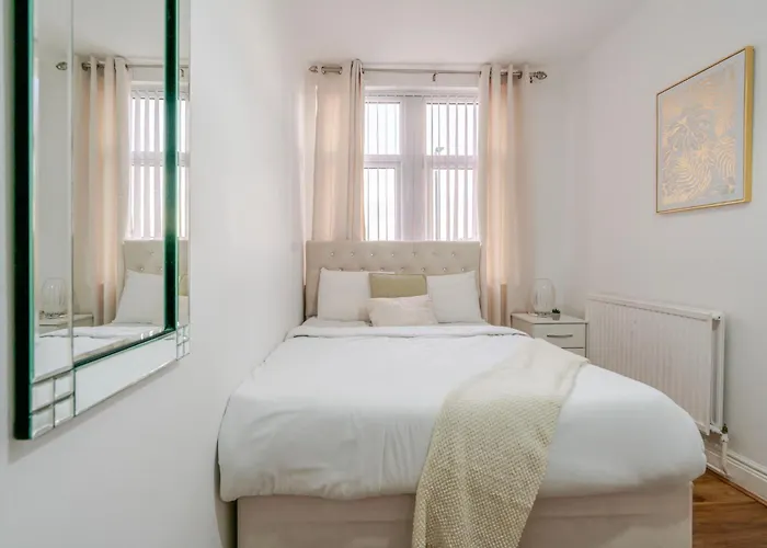 Contractor Base In Manchester Free Parking *