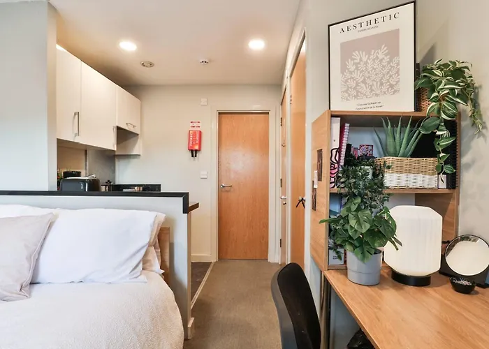 For Students Only - Ladybarn House In Daire Manchester