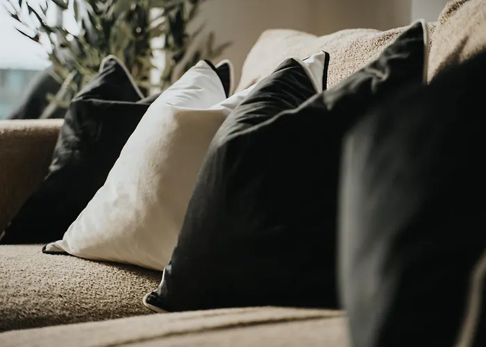 شقة 2 Bedroom - Old Trafford - Balcony - Free Parking *