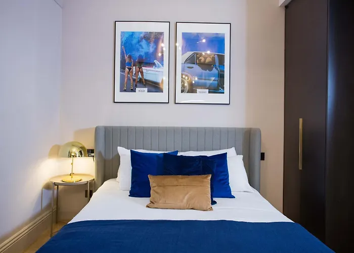 Stylish Modern Escape In The Heart Of شقة