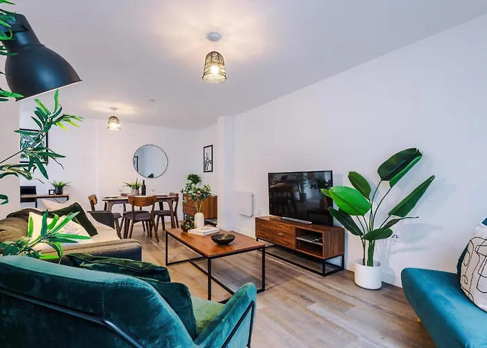 Trafford Loft Modern In Manchester