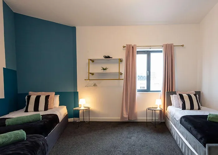 Spacious 2 Bed Near Media And Old Trafford *