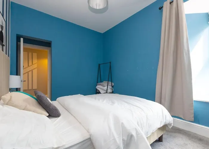 Daire Charming 2-bed In M16