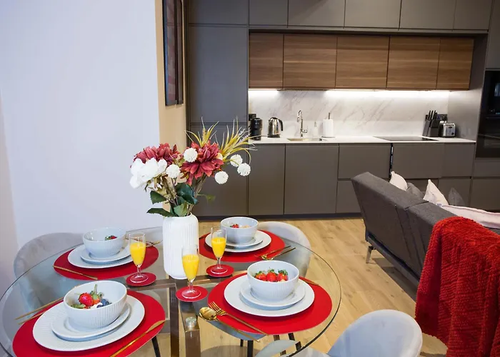 Stylish Modern Escape In The Heart Of شقة