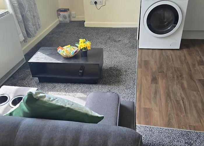 Cosy 1Br Stay With Garden & High-Speed Wifi