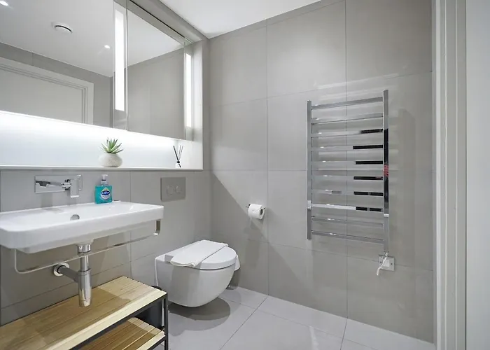 Tranquil & Modern One Bedroom アパート