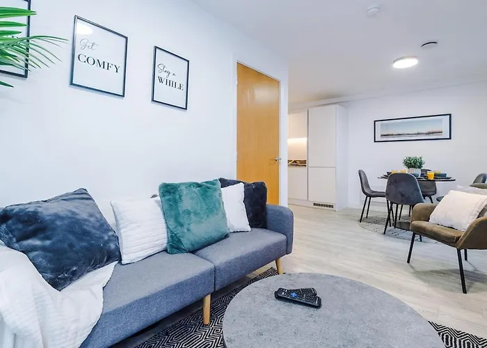 Central, 2 Bedroom, Penthouse Duplex Apartamento