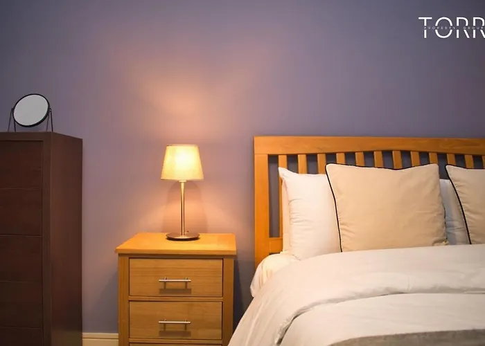 Spacious 2Br Apartment By Torr Property Group Short Term Rentals With Free Underground Allocated Parking Manchester