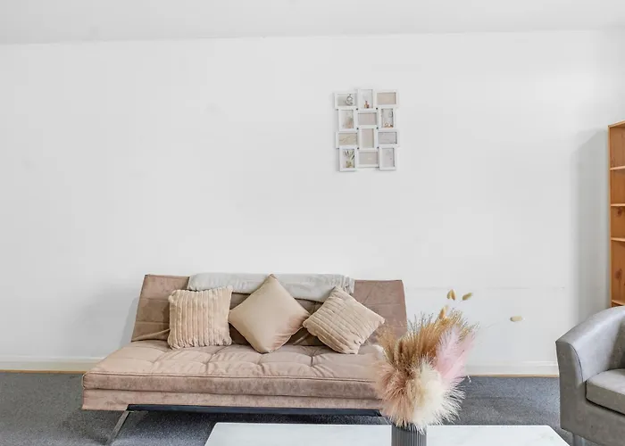 Appartement Center Base Spacious With Secure Parking