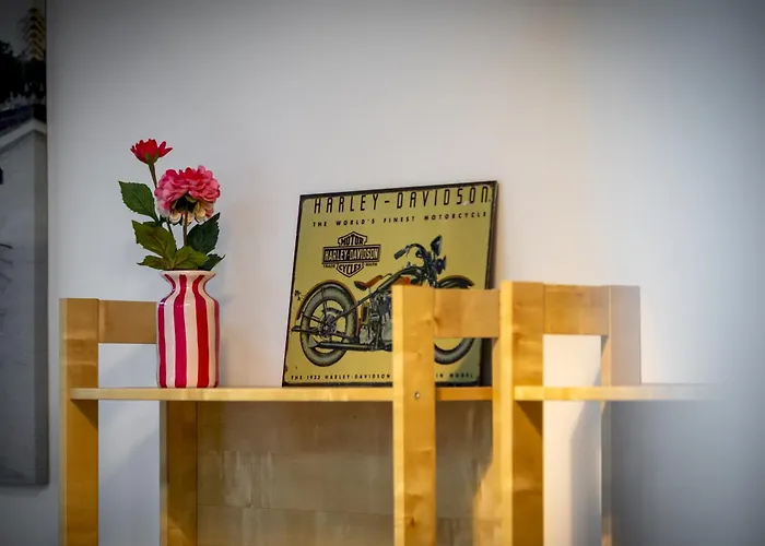 King Bed Flat In The Heart Of The - Pass The Keys