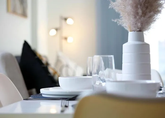 The Mount - Spacious - Local Attractions- Parking