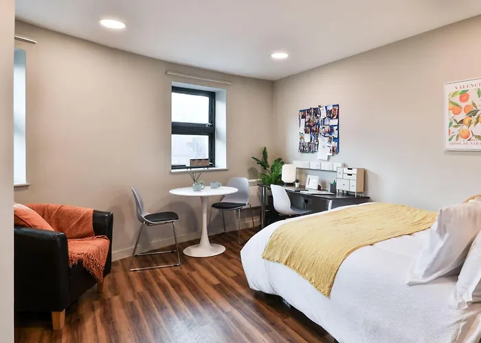 Daire For Students Only - Ladybarn House In Manchester