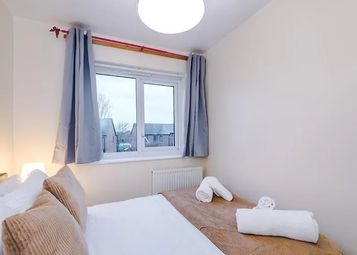 Apartment The Lawnswood - Stylish & Spacious Near Centre & Etihad - Ideal For Business Or Work - Presented By Parydise Manchester