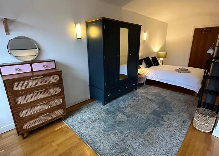 Royal Mills 2br By Torr Group Short Lets & Serviced With Free Wifi Apartamento