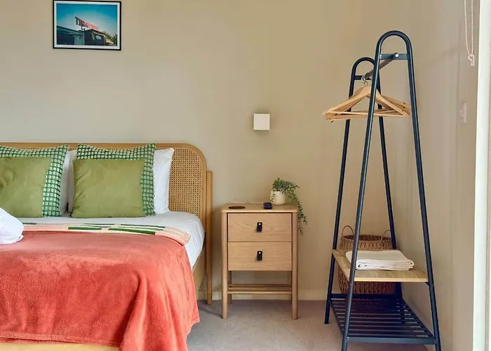 Boutique Centre Apartment, Balcony, Parking Apartament