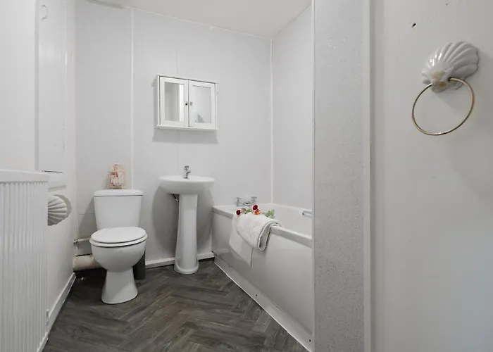 4 Mins From Stadium - Sleeps 7 - Near - Driveway Parking 公寓 曼彻斯特