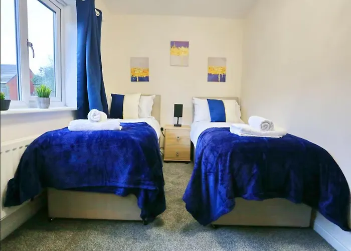 Modern Two-bedroom House Close To Centre * Mánchester